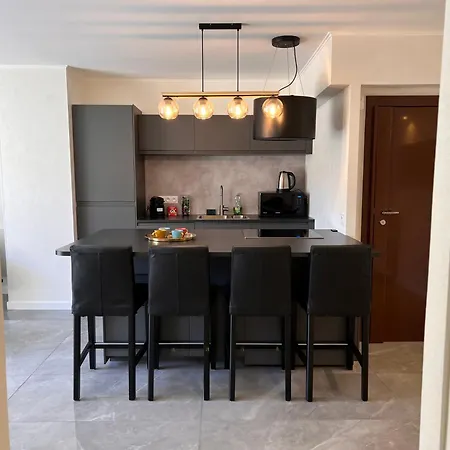 Les Arenes - Centre, 2 Pieces Recemment Renove De 45 M2 Avec Sa Terrasse De 10 M2 Apartment *