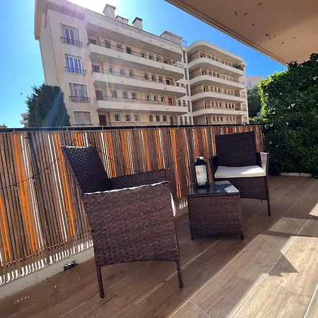 Les Arenes - Centre, 2 Pieces Recemment Renove De 45 M2 Avec Sa Terrasse De 10 M2 Cannes