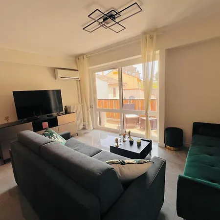 Les Arenes - Centre, 2 Pieces Recemment Renove De 45 M2 Avec Sa Terrasse De 10 M2 * Канны